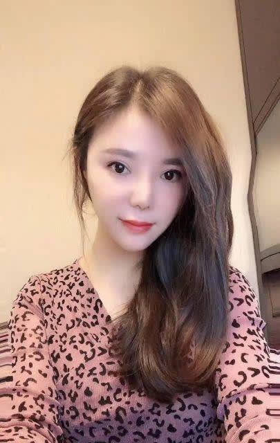 两个不错的小姐姐